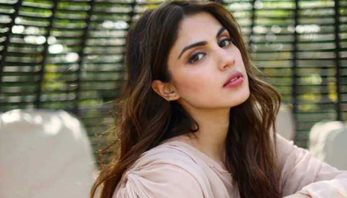 सुशांत को ड्रग्स की लत लगाई गई, एनसीबी ने चार्जशीट में रिया चक्रवर्ती पर लगाए आरोप, चार्जशीट में भाई शौविक का भी नाम